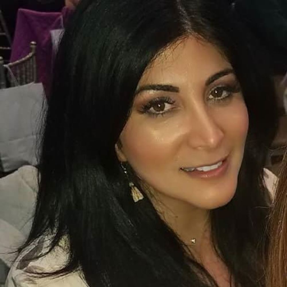 Meet your Posher, Deena